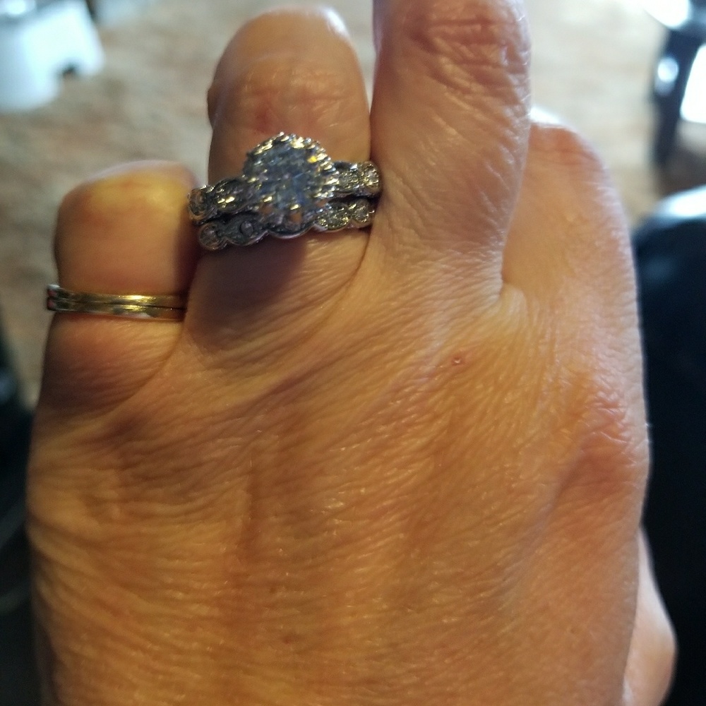 Beautiful sterling silver cubic zirconia ring